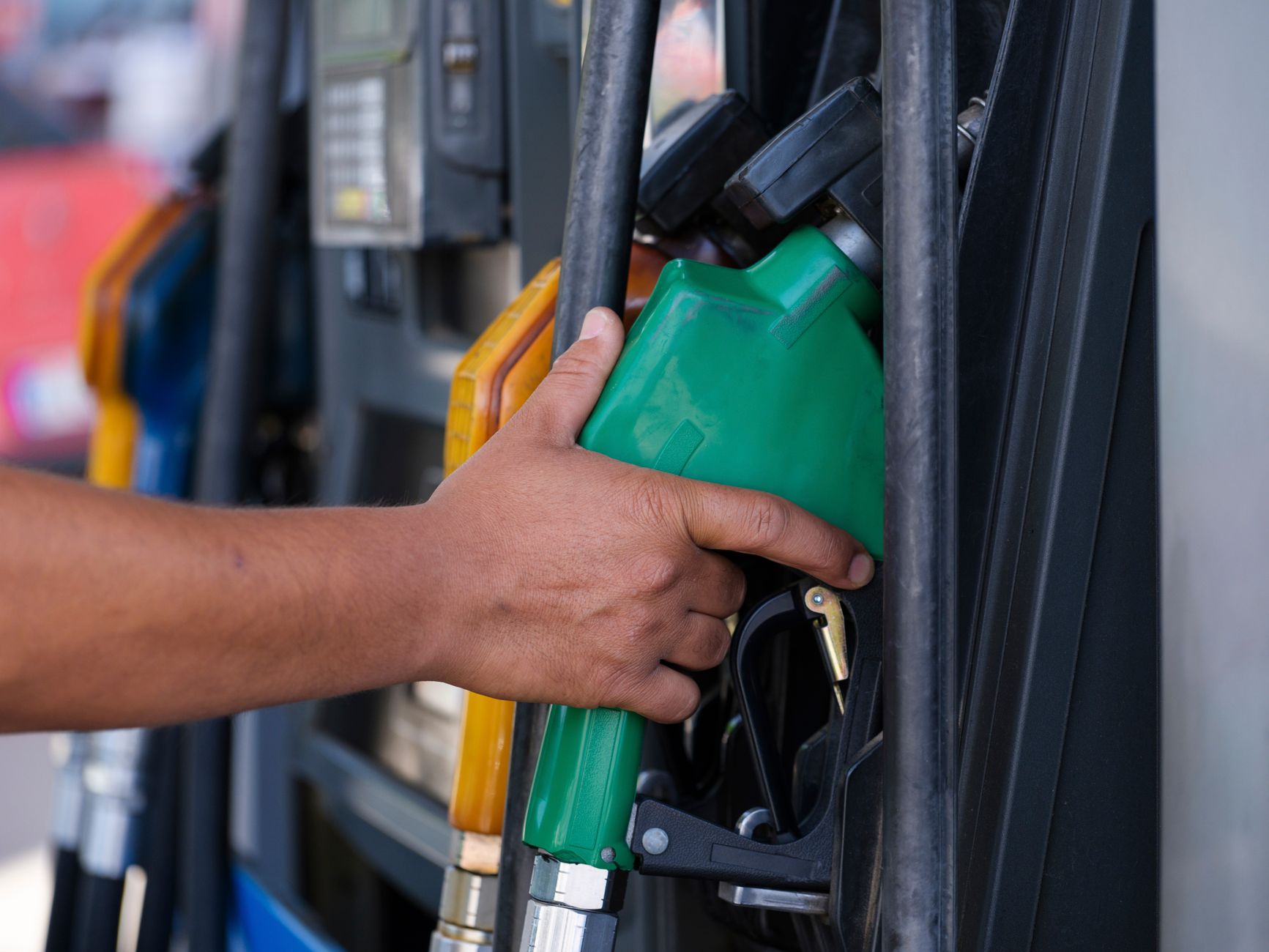 Israel fuel tax cut